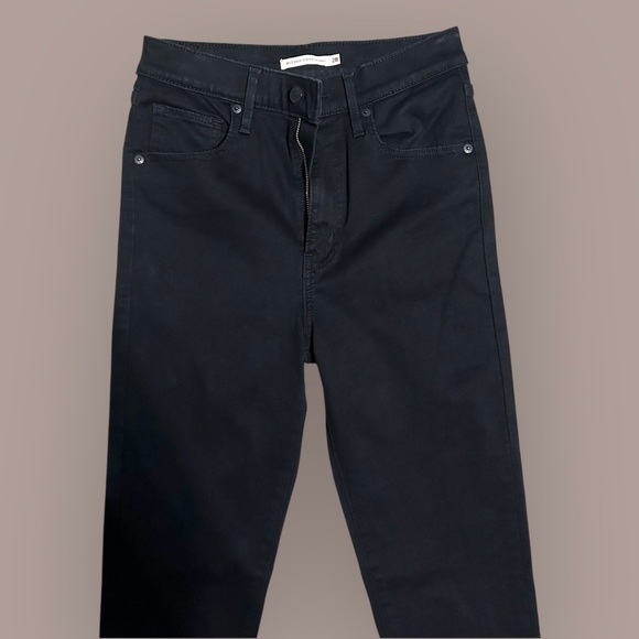 Levi's Black Skinny Jeans Sleek Modern Fit - Picture 1 of 3